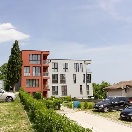 Lively Artistic 1bd With Sea View In 아파트 *