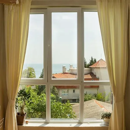 Lively Artistic 1bd With Sea View In 아파트 바르나