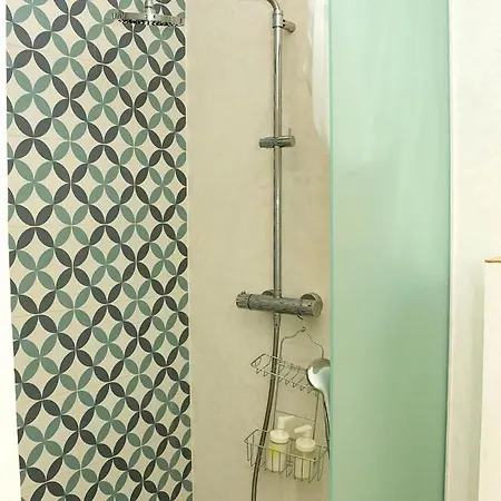 Lively Artistic 1bd With Sea View In * 바르나
