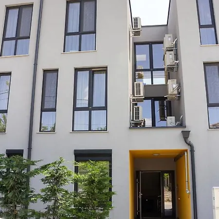 Lively Artistic 1bd With Sea View In 아파트